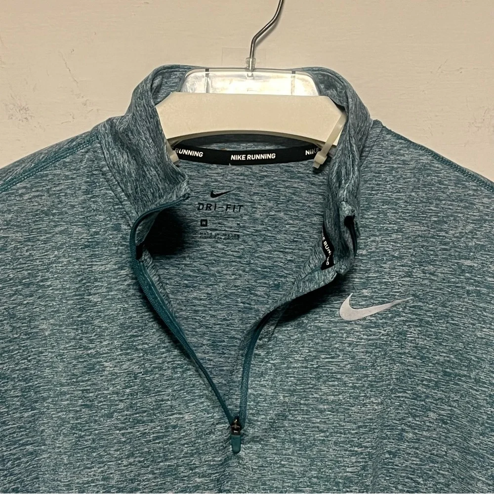 NIKE Element Long Sleeve Top
